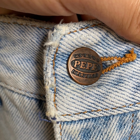 Vintage Light Wash Jeans - Picture 4 of 5